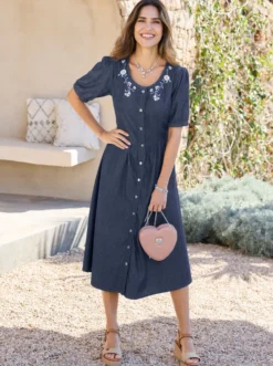 Trachtenkleid mit floraler Stickerei
