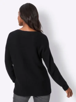 V-Ausschnitt-Pullover mit überschnittener Schulter