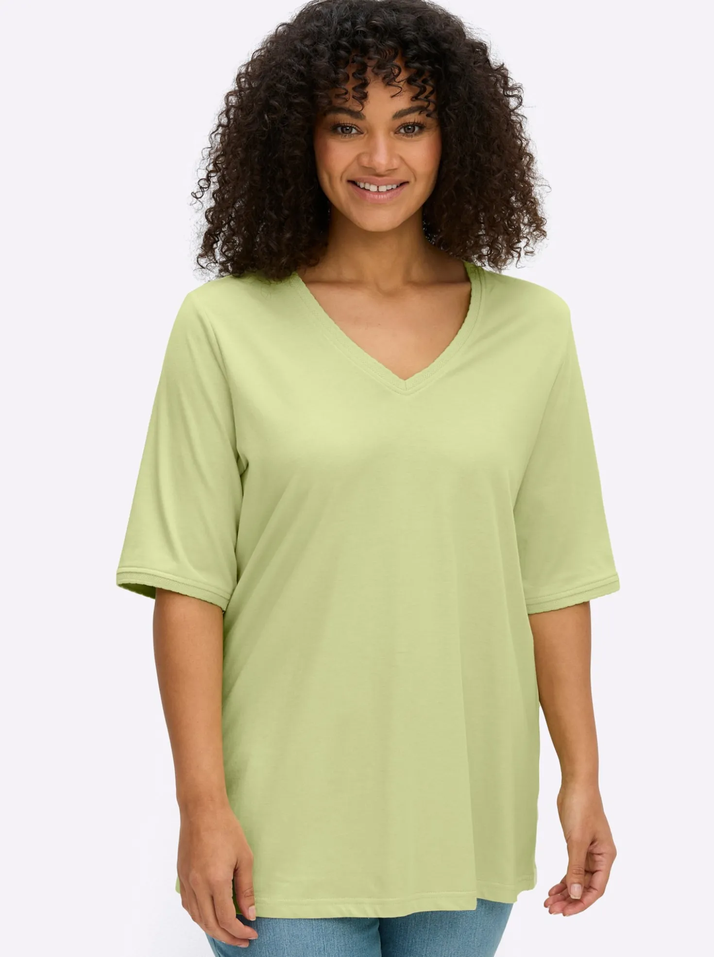 V-Shirt mit Ajourband an Ausschnitt und Ärmeln