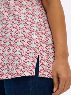 V-Shirt mit Alloverdruck