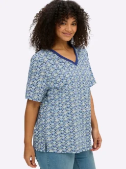 V-Shirt mit Alloverdruck