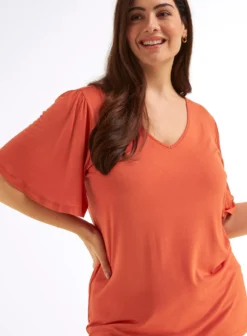 V-Shirt mit Flügelärmeln und Bindeband im Nacken