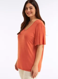V-Shirt mit Flügelärmeln und Bindeband im Nacken