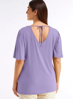 V-Shirt mit Flügelärmeln und Bindeband im Nacken