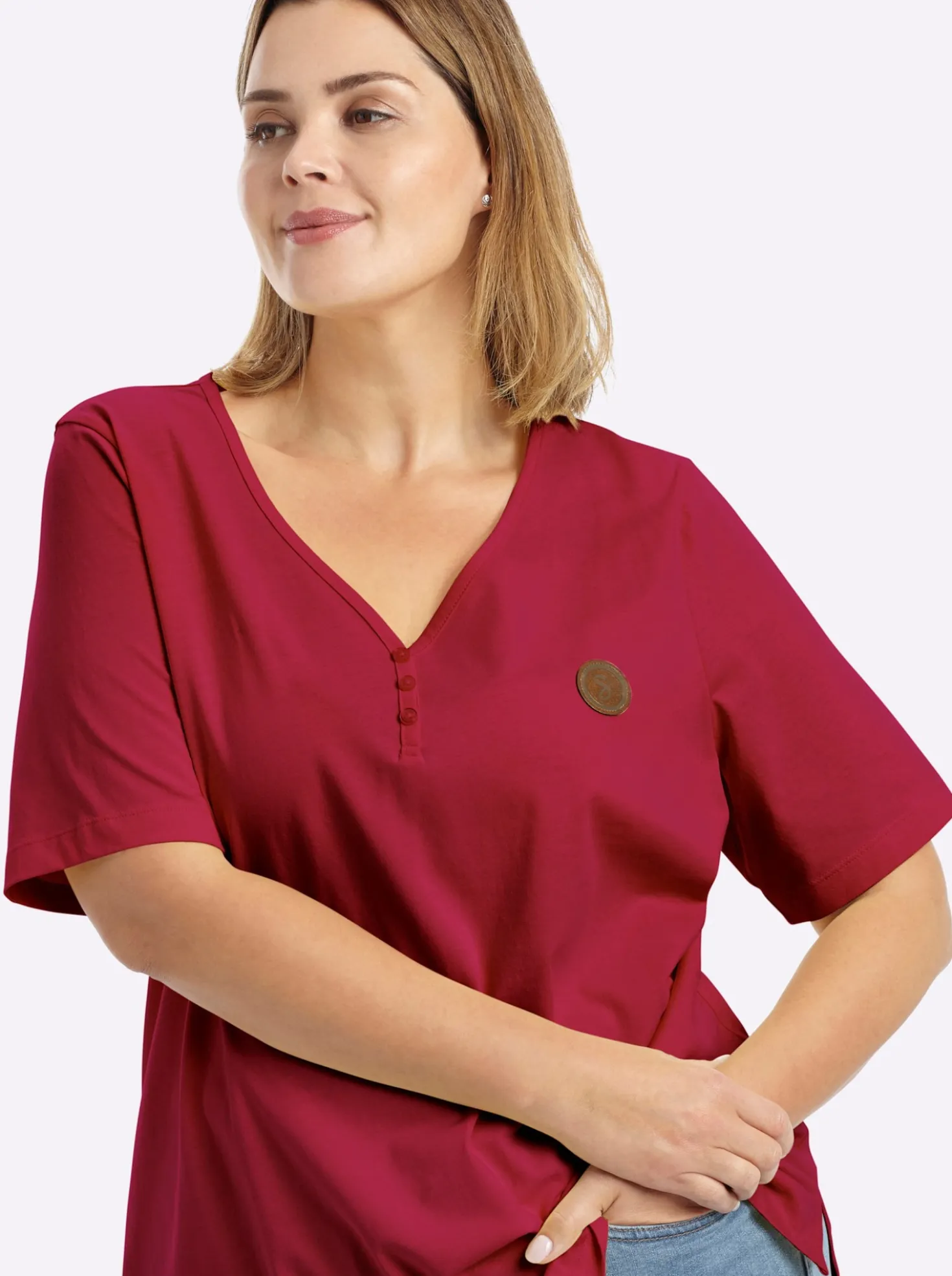 V-Shirt mit kurzer Zierknopfleiste