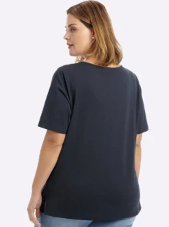 V-Shirt mit kurzer Zierknopfleiste