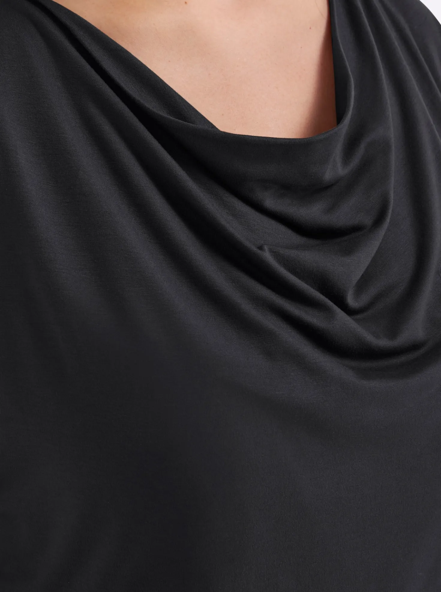 Wasserfallshirt mit überschnittenen Ärmeln