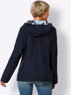 Wendejacke mit einfarbiger und bedruckter Seite