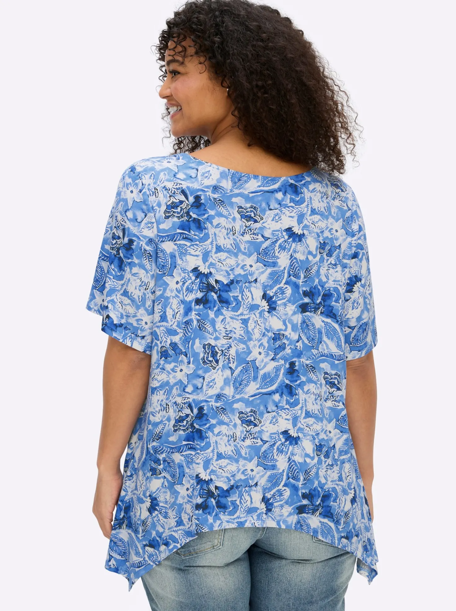 Zipfelshirt mit floralem Print